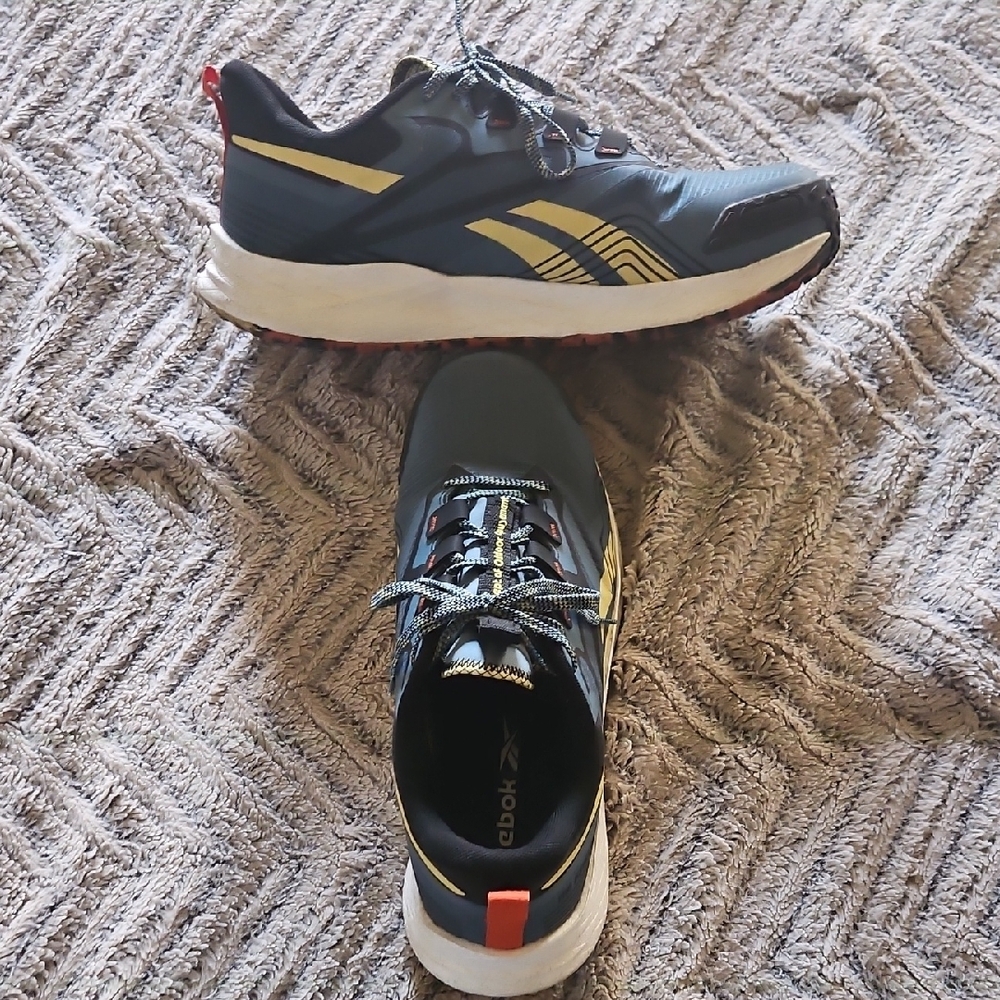 Reebok Black and Yellow Athletic Shoes for Performance
